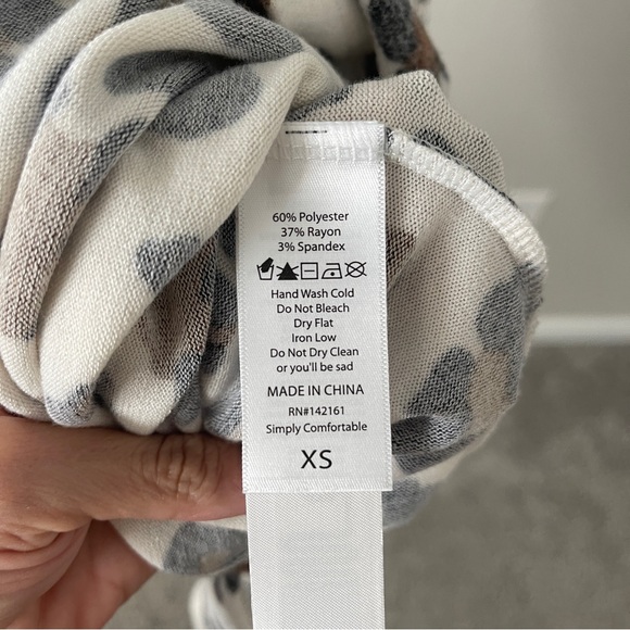 LuLaRoe Leopard Cheetah XS Isla Cross Back Dress Dolman Sleeves Hacci round hem - Picture 7 of 9